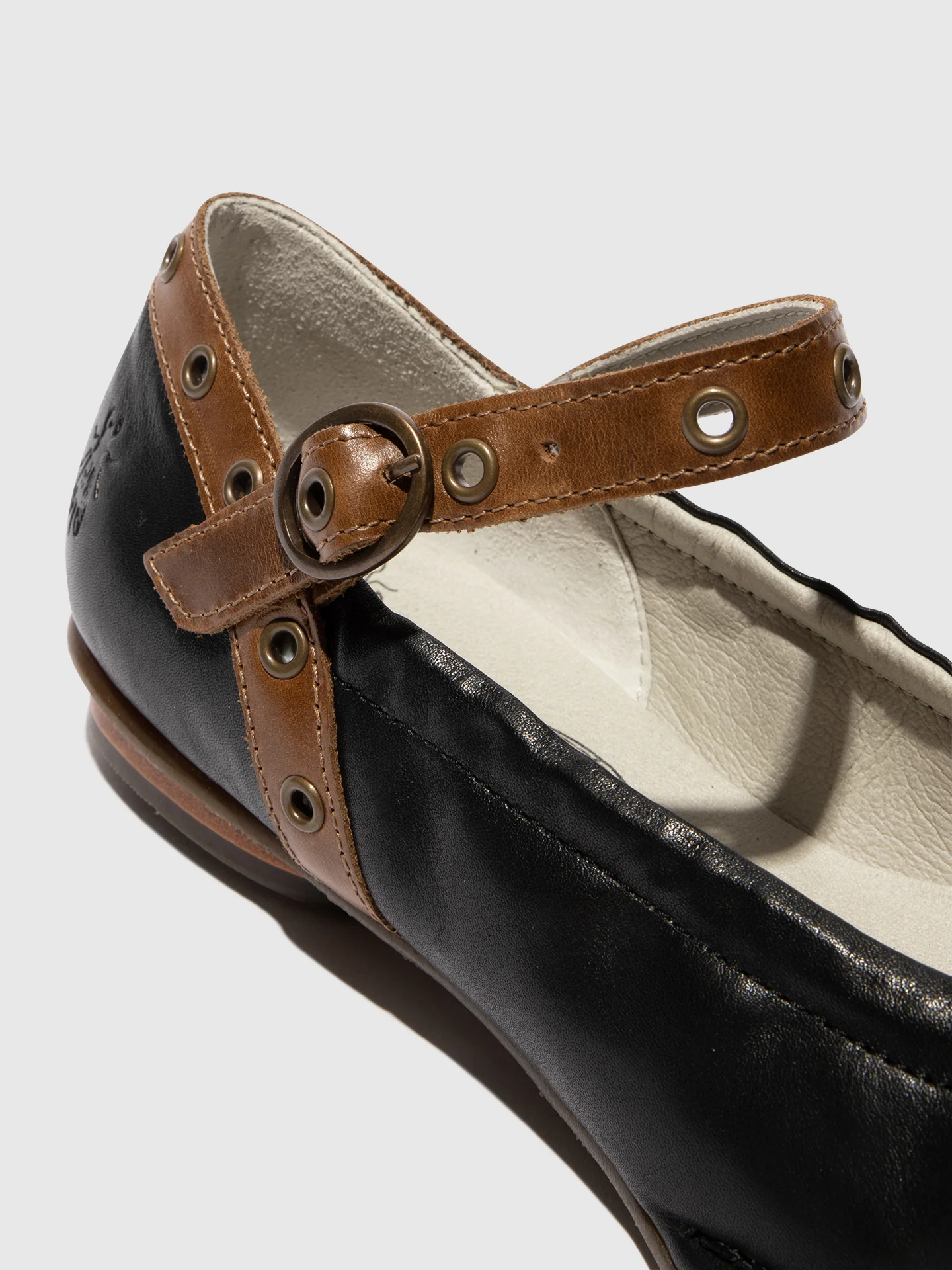 Flat Ballerinas BEWI263FLY BLACK/CAMEL - Image 4