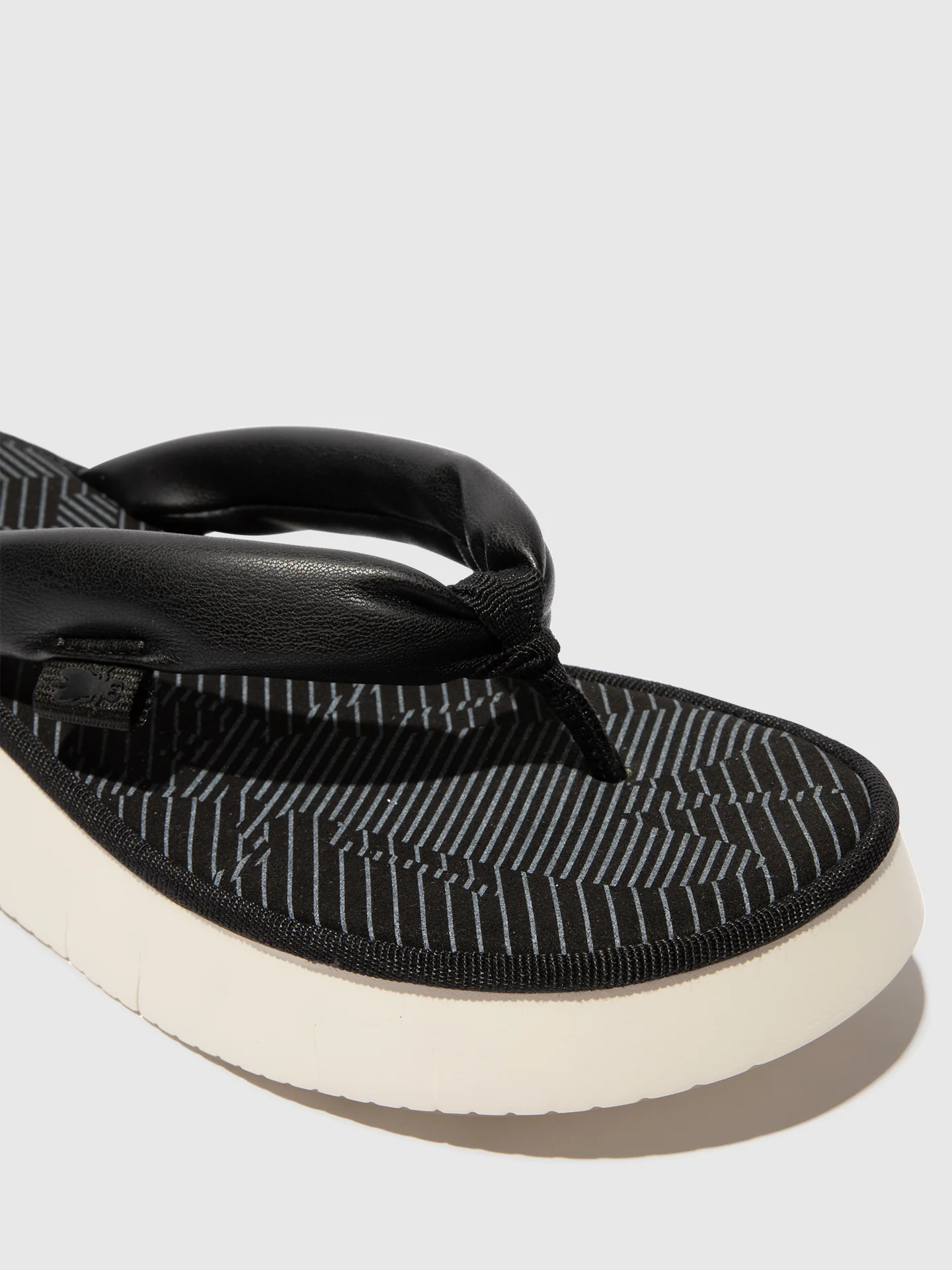 Slip-on Sandals CECH469FLY BLACK - Image 4