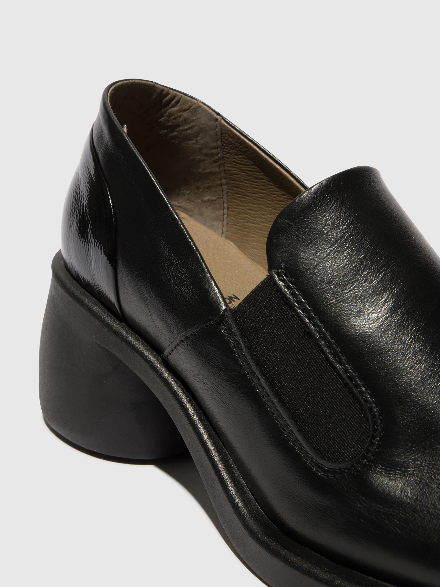 Slip-on Shoes HUCH004FLY BLACK - Image 4