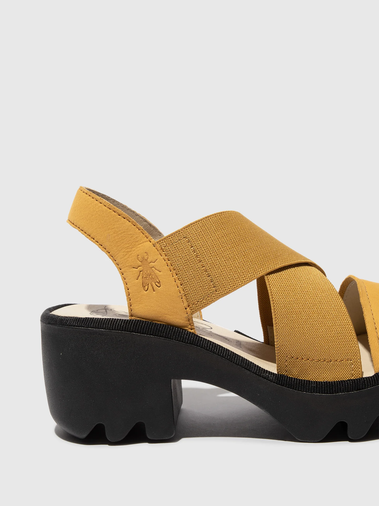 Crossover Sandals TAJI502FLY BUMBLEBEE - Image 4