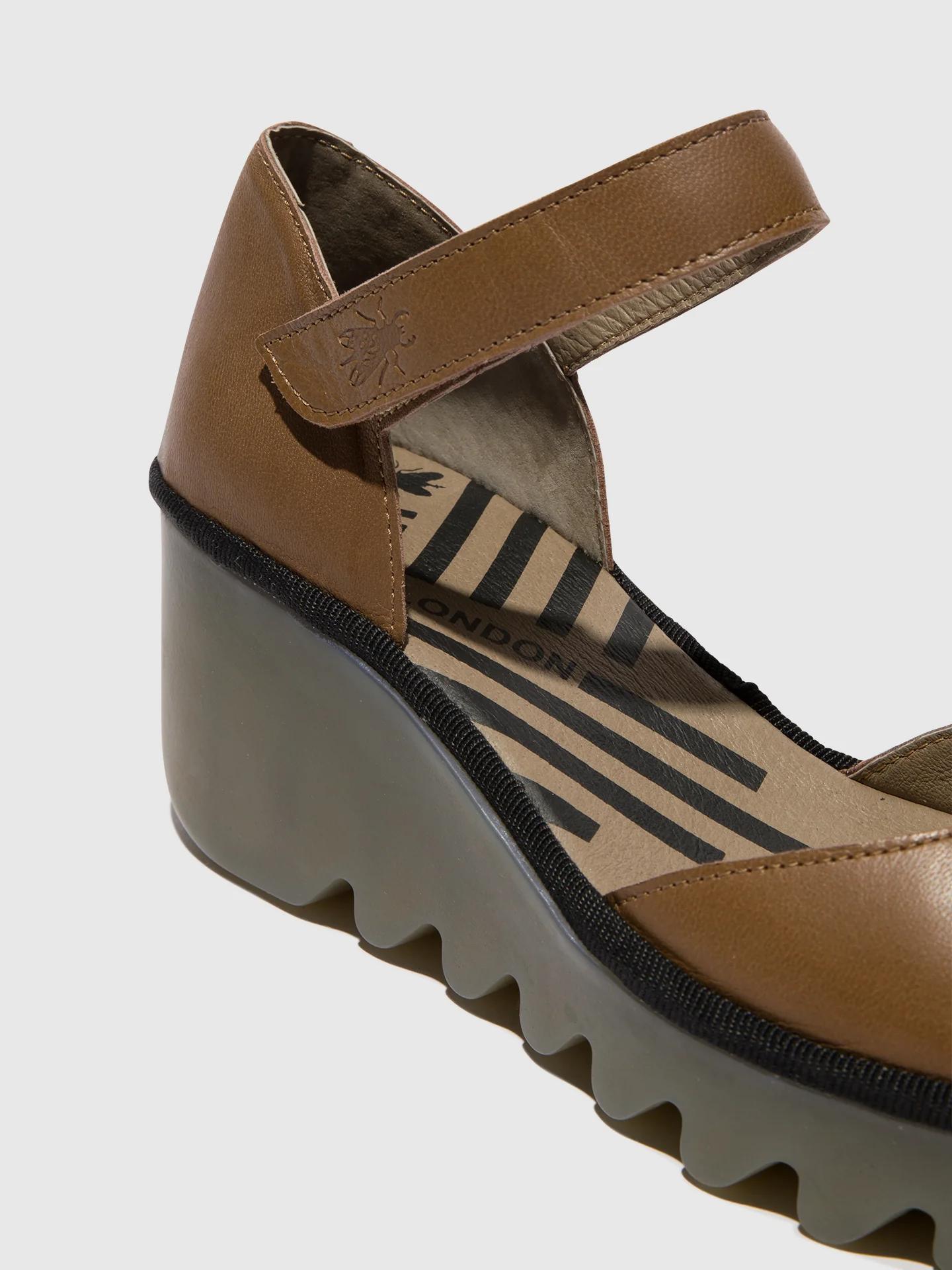 Ankle Strap Sandals BISO305FLY GROUND - Image 4