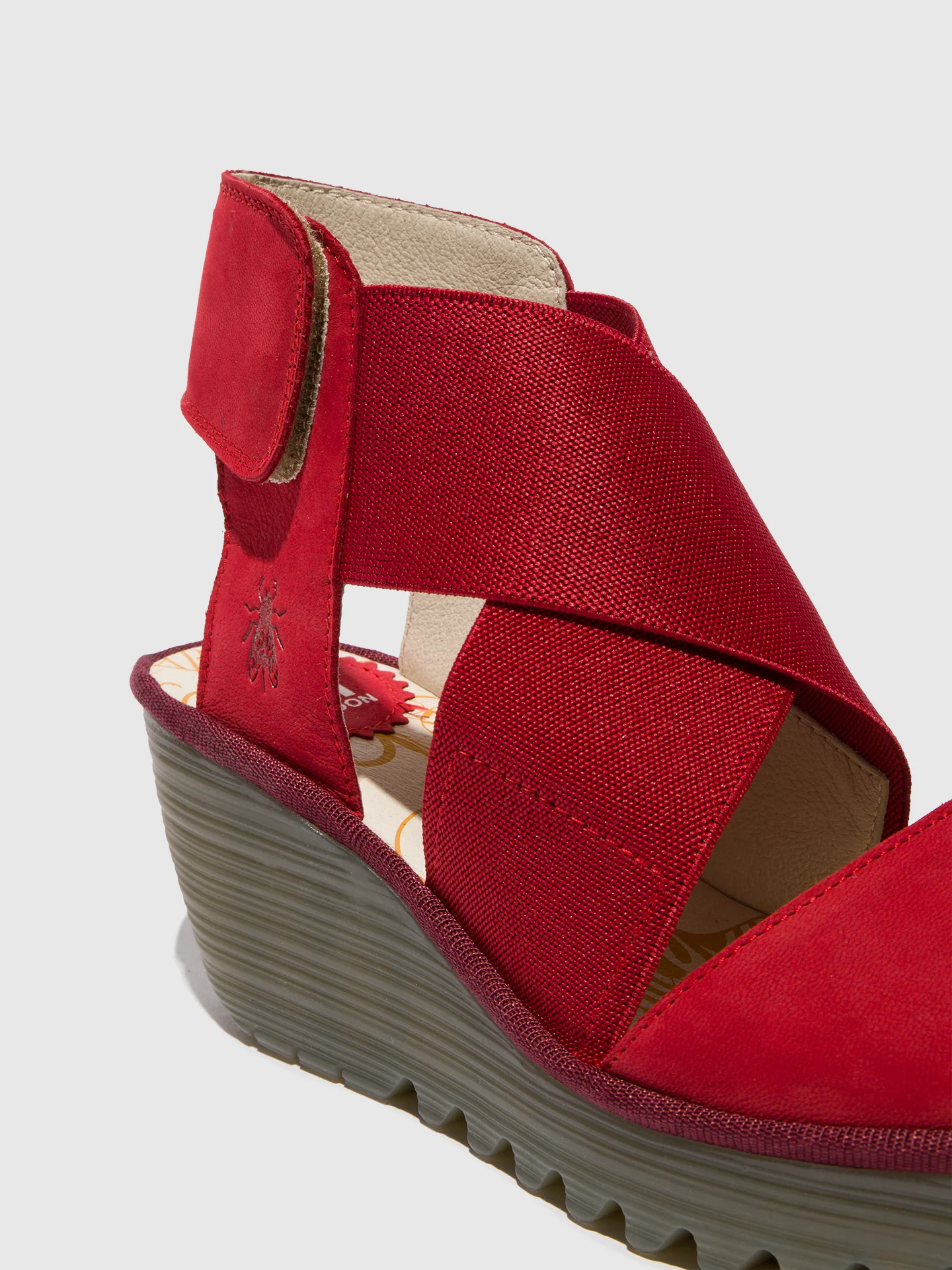 Crossover Sandals YUBA385FLY LIPSTICK RED - Image 4