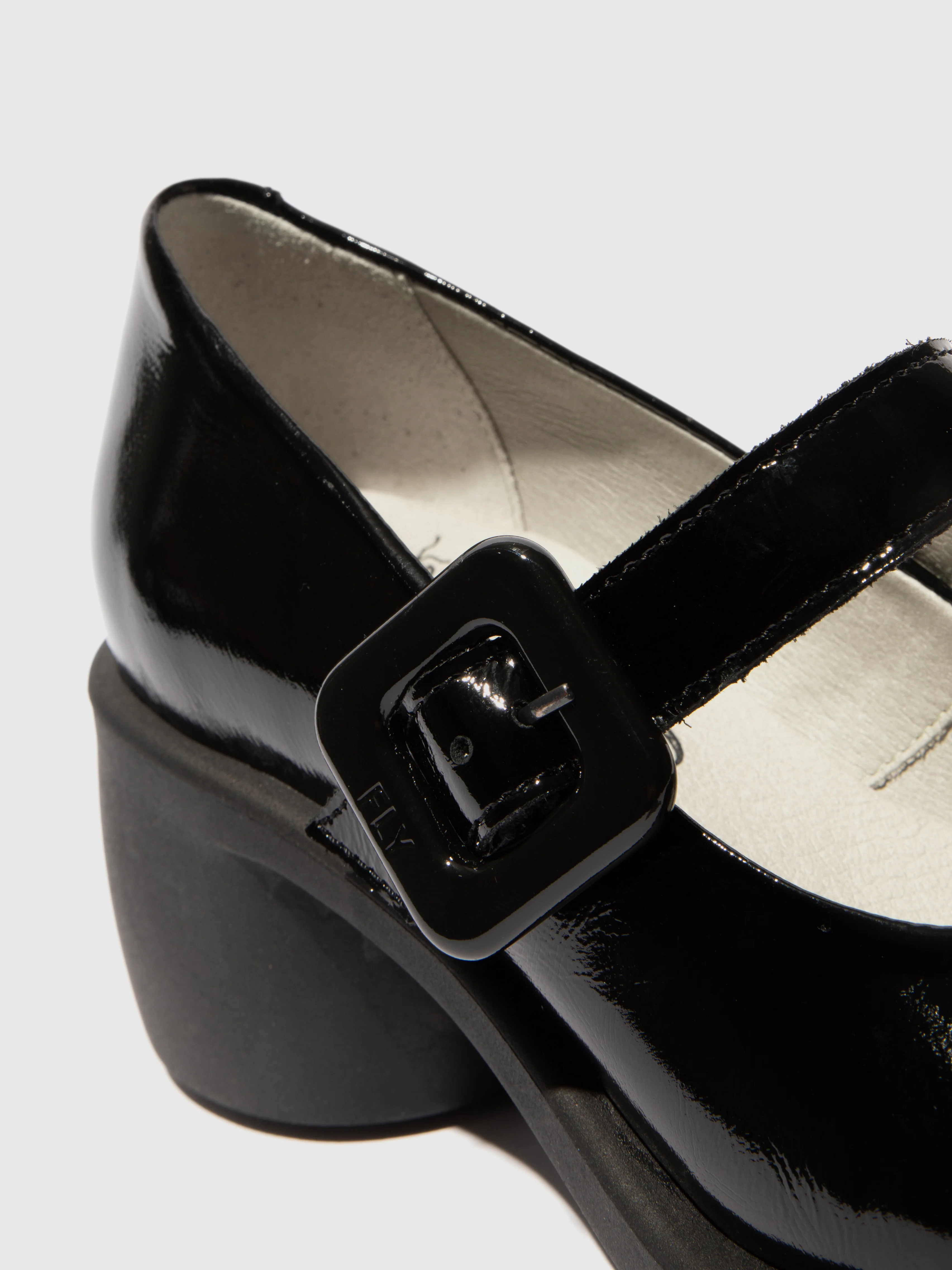 Buckle Shoes HUVI044FLY NAPPALAK BLACK - Image 4