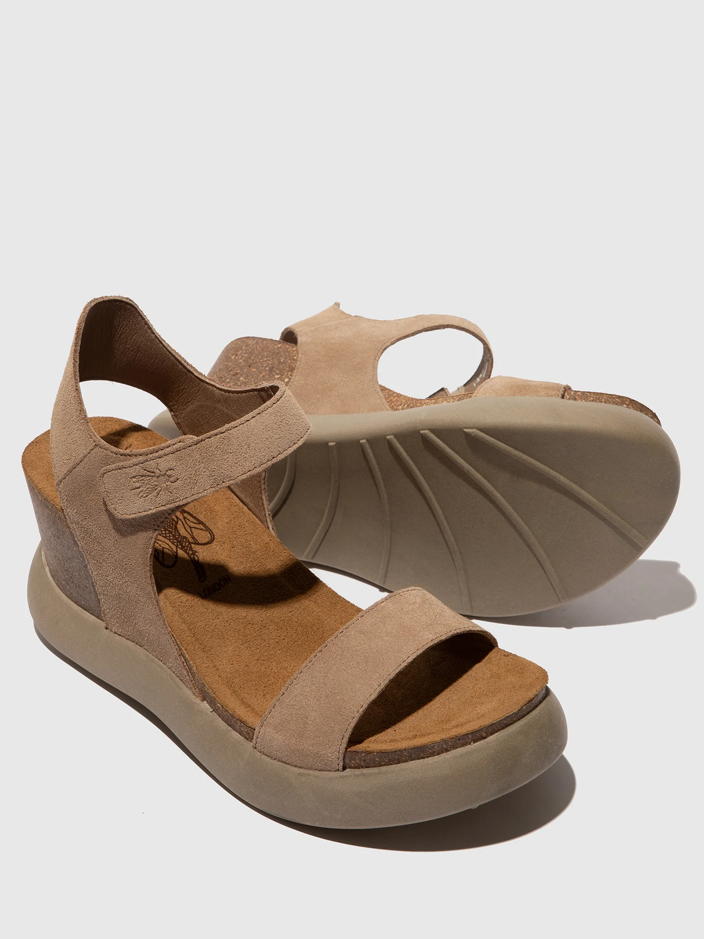 Velcro Sandals GOGO967FLY SUEDE TAUPE - Image 4