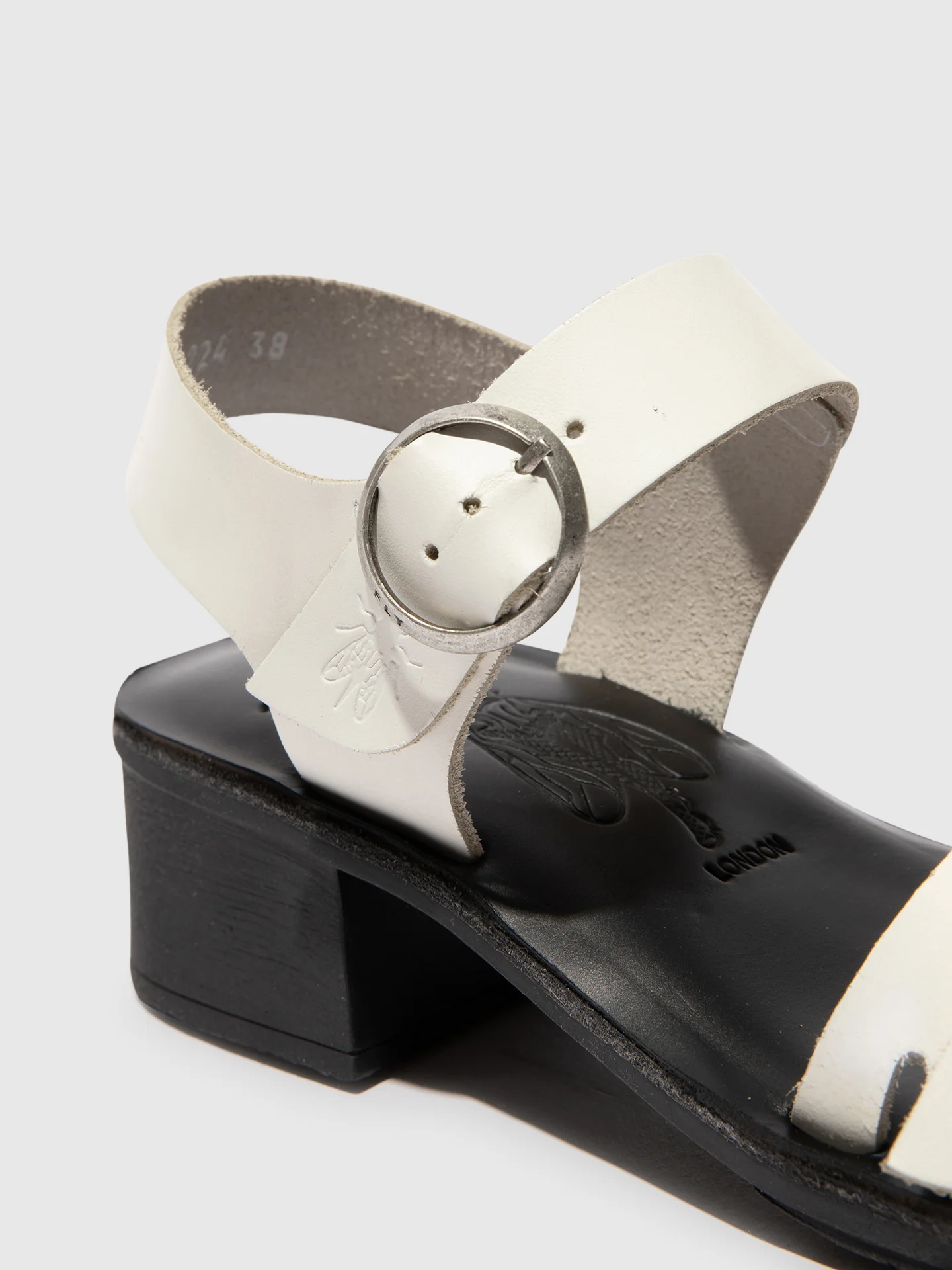 Buckle Sandals EBLI238FLY WHITE/BLACK - Image 4
